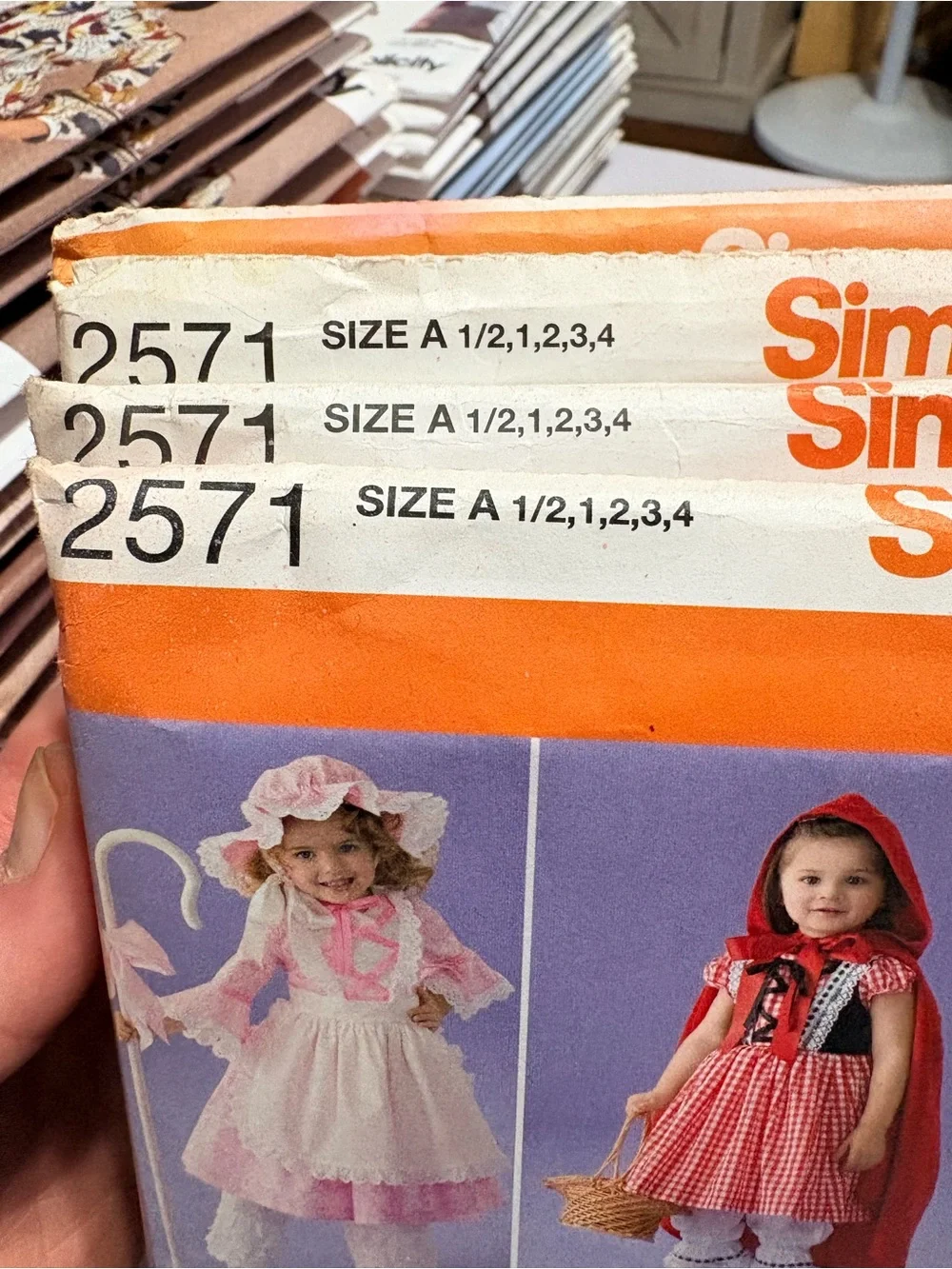 BN UNCUT SIMPLICITY CHILDREN COSTUMES SEWING PATTERNS